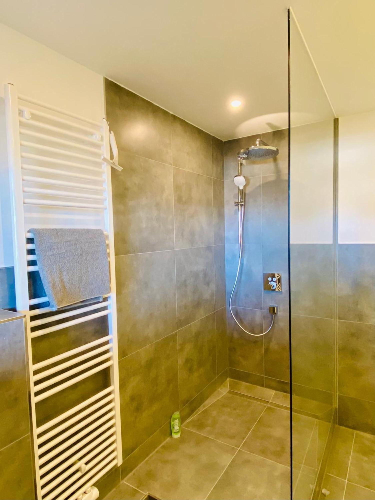 וונסטורף Traumhafte 115 Qm Ferienwohnung Am Steinhuder Meer, Ruhig, Komfortabel, Loggia, Parkplatz, Wifi מראה חיצוני תמונה